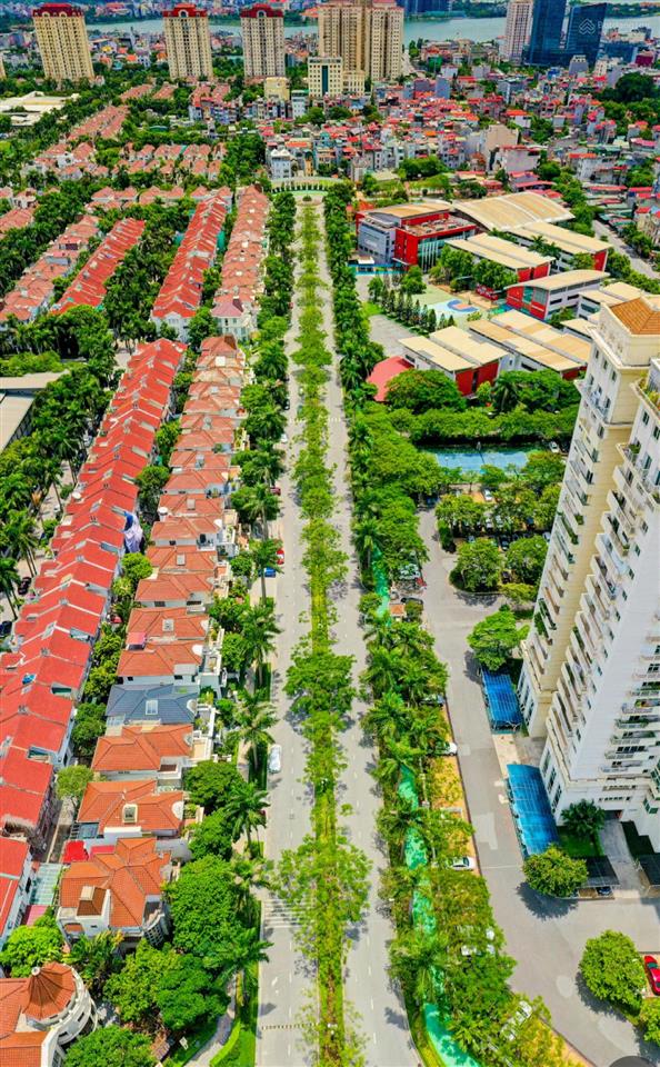 Bán biệt thự dãy c ciputra mặt đường đôi 30m view trường học, e4 200m2 giá 80 tỷ cần bán gấp