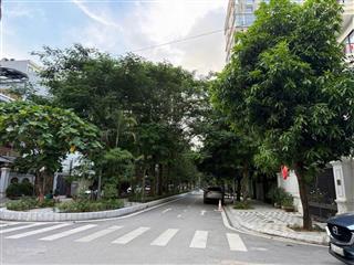 Bán biệt thự vườn đào  mặt vườn hoa  285m2 mt 15m giá đầu tư 456tr/m( 130 tỷ)  sẵn sổ gd ngay