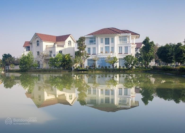 Bán biệt thự vinhomes riverside  trục chính hoa sữa  640m2 lô góc  thang máy, bể bơi  295 tỷ