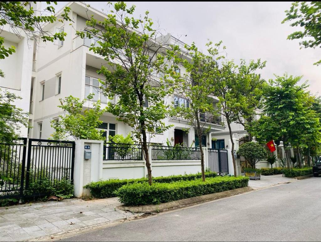 Bán biệt thự K6 Ciputra - nội khu yên tĩnh- view hồ, công viên 65ha - 400m2 xây thô - giá 550tr/m2