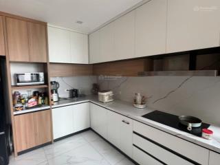 Bán chung cư 24t  hoàng đạo thúy, diện tích 160m2, 4 phòng ngủ, giá 10,8 tỷ,  0379 455 ***