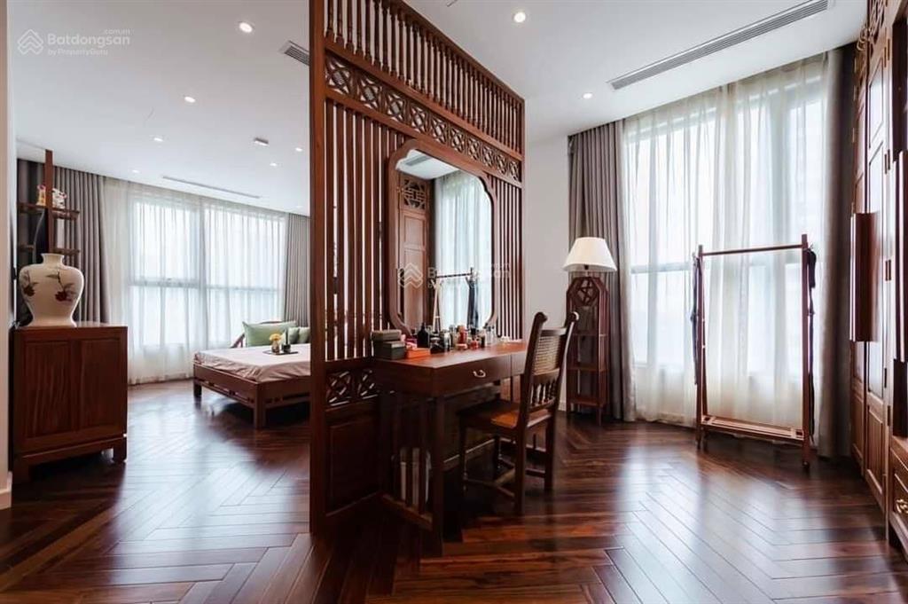 Bán chung cư 25t  hoàng đạo thuý, diện tích 160m2, 3 phòng ngủ. giá 14 tỷ.  0379 455 ***