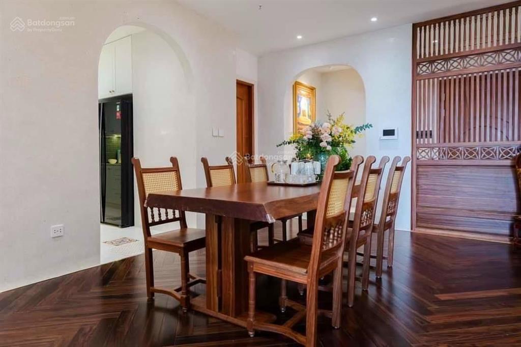 Bán chung cư 25t  hoàng đạo thuý, diện tích 160m2, 3 phòng ngủ. giá 14 tỷ.  0379 455 ***