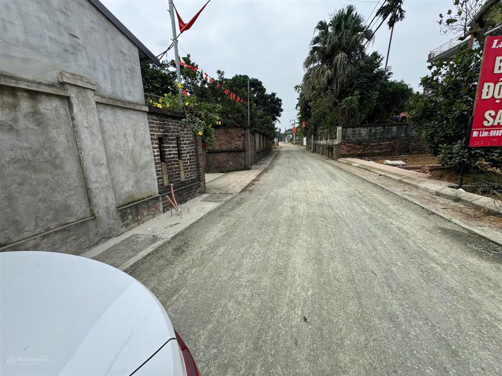 Bán gấp 2 lô đất hơn 100m trục chính xã phú cát kinh doanh được giá tốt