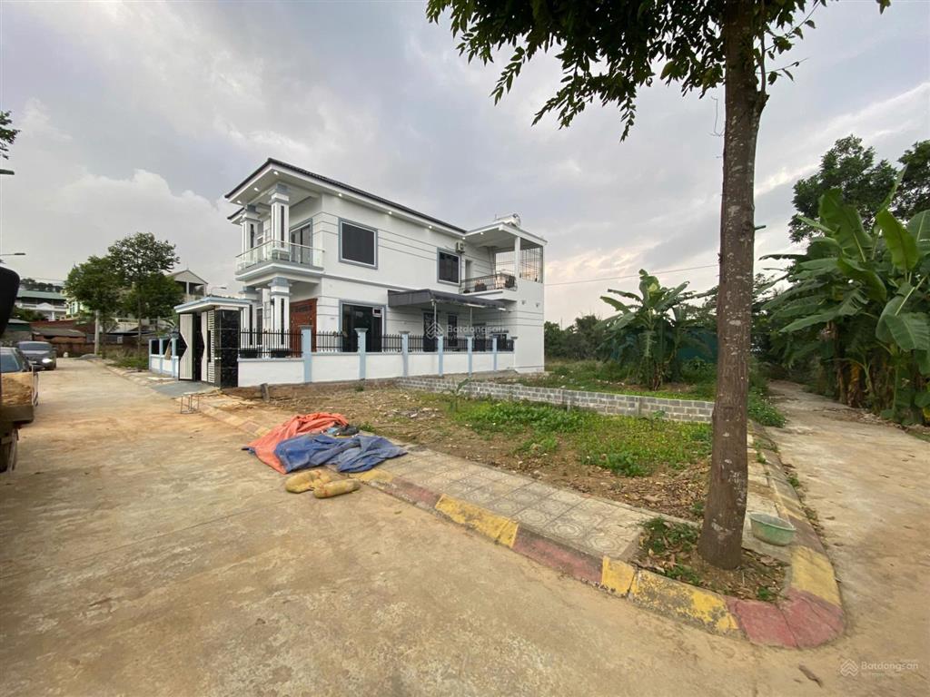 Giá rẻ hơn 3 tỷ siêu đẹp 85m2 lô góc vị trí đẹp giao thông thuận lợi tại phú mãn