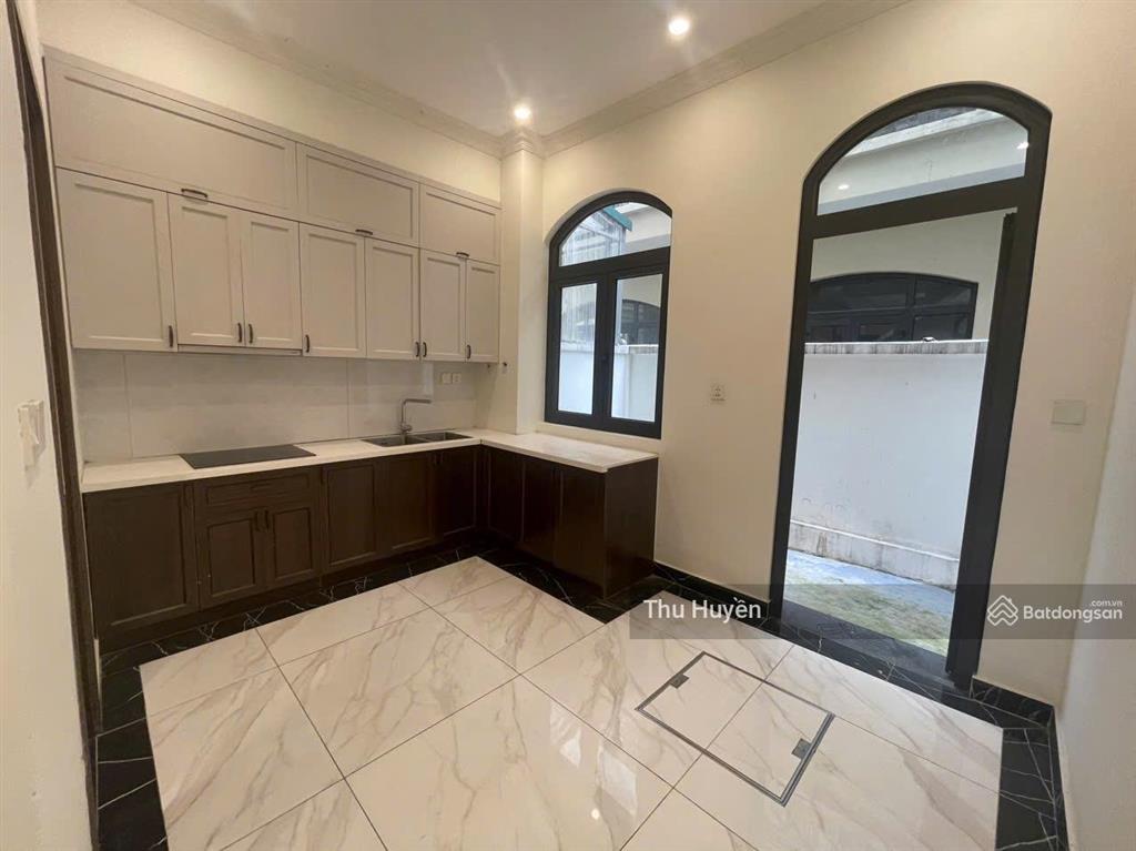 Bán gấp lk 48m2 sát công viên chà là, hoàn thiện 5 tầng chỉ 7.6 tỷ