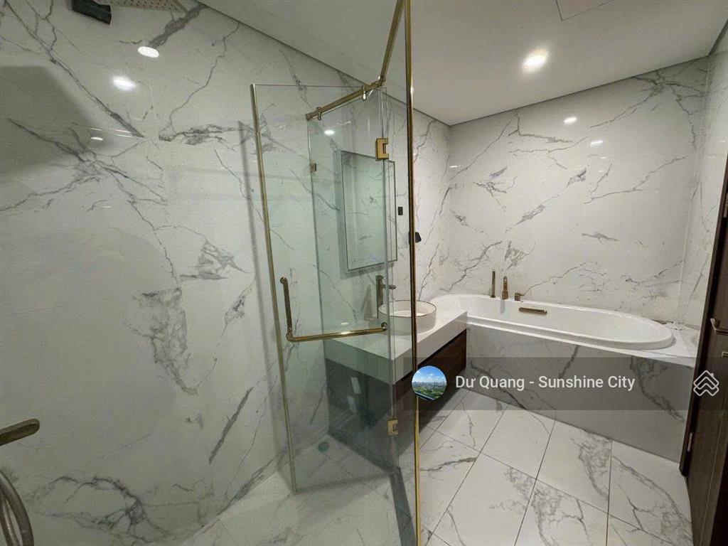 Căn góc 3pn sunshine city  96 m2 thông thủy  nhà full đồ+ sổ đỏ  giá 9,9 tỷ, 2 mặt thoáng