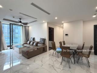 Bán căn 3 phòng ngủ  toà s4 sunshine city, 104.3m2 có 2 ban công đẹp  12 tỷ (view sân golf)