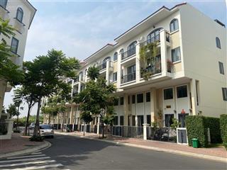 Hàng hiếm senturia nam sài gòn giai đoạn 1 giá 6,4 tỷ.  0975 734 ***