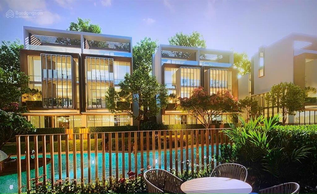 Giá tốt nhất tại senturia an phú nhà phố 120m2  33,32 tỷ.  dương 0975 734 ***