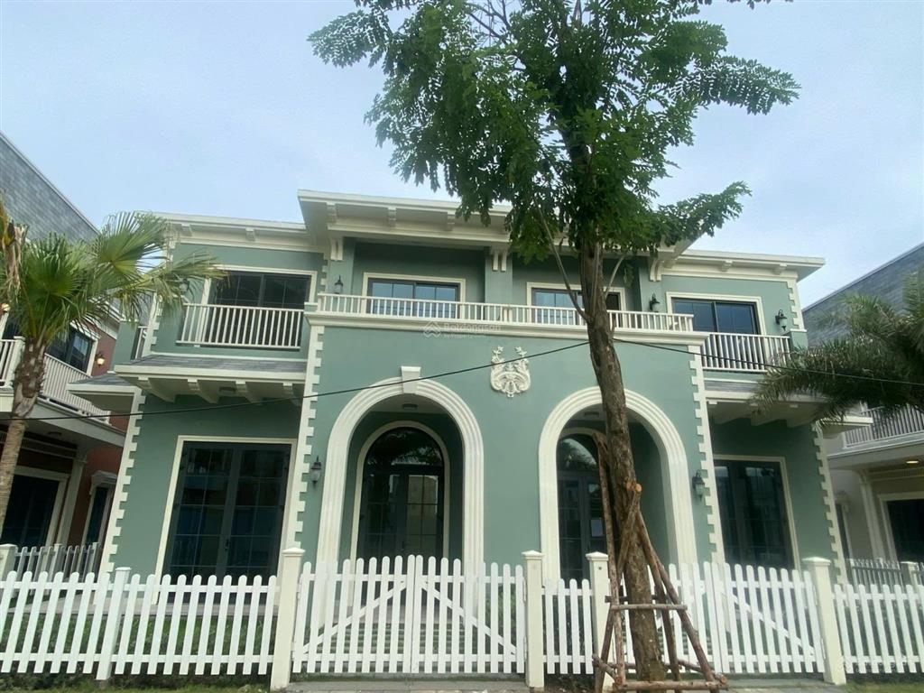 Bán cắt lỗ gần 2 tỷ biệt thự 2pn wonderland hồ tràm đã hoàn thiện cơ bản view hồ bơi olympic