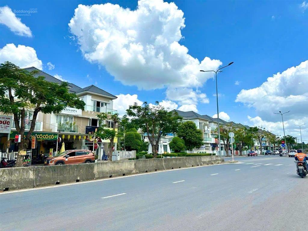 Bán nhà mặt tiền đường liên phường, 25,9 tỷ, 3 tầng, 220m2