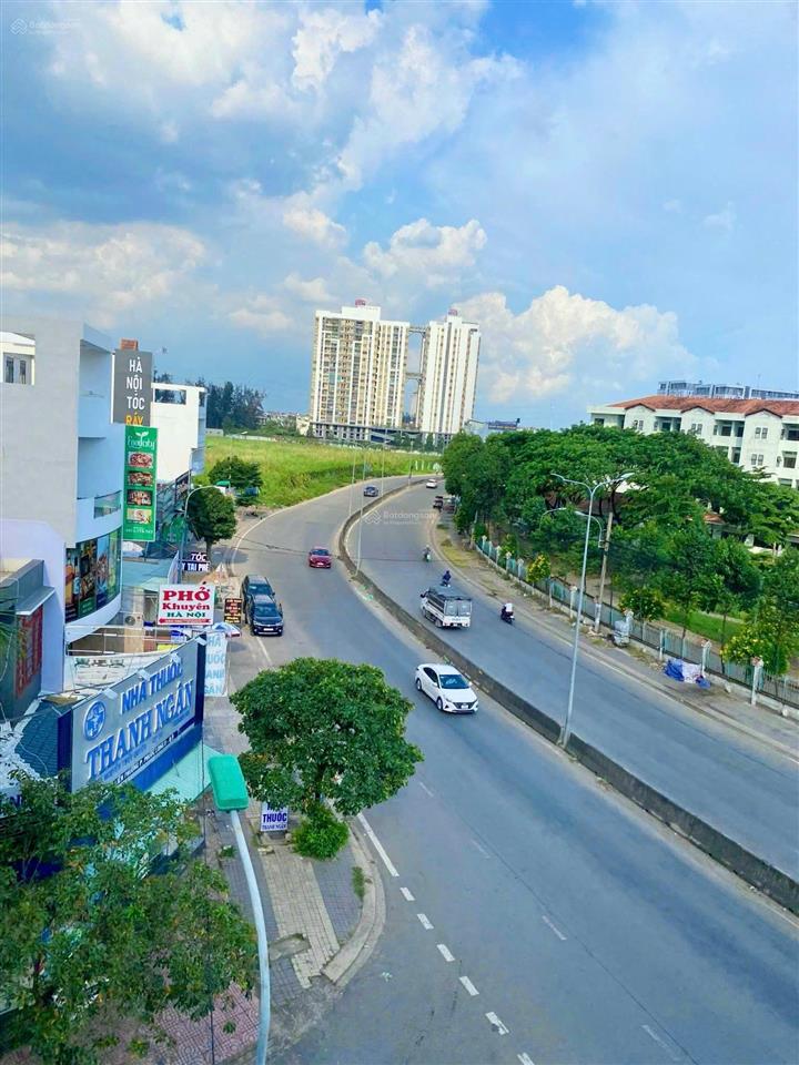 Bán nhà mặt tiền đường liên phường, 25,9 tỷ, 3 tầng, 220m2