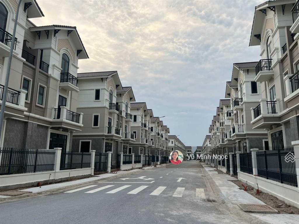 Biệt thự song lập văn minh 135m2 centa vsip từ sơn 8,8 tỷ 0966 228 ***