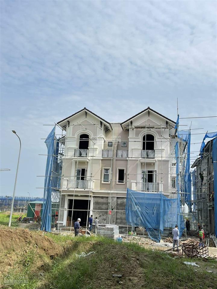 Biệt thự song lập văn minh 135m2 centa vsip từ sơn 8,8 tỷ 0966 228 ***