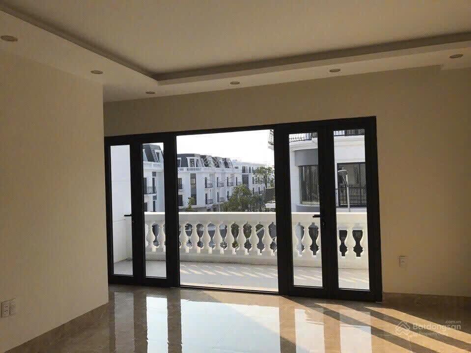 Bán nhà vinhomes bến đoan p hồng gai quay sang biệt thự doji