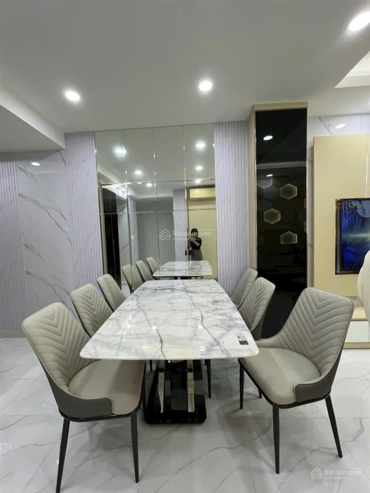 Chính chủ cần bán căn hộ chung cư 86 tản đà court, phường 11, quận 5, diện tích 102m2