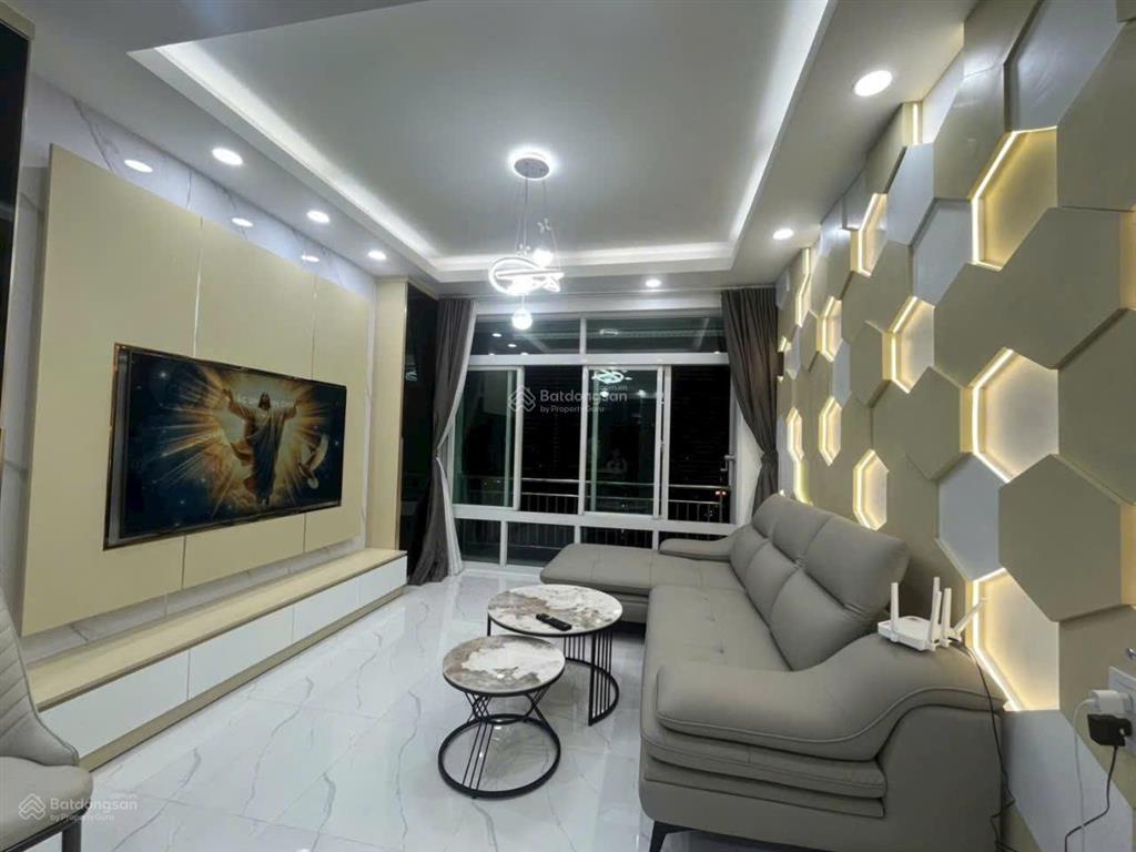 Chính chủ cần bán căn hộ chung cư 86 tản đà court, phường 11, quận 5, diện tích 102m2