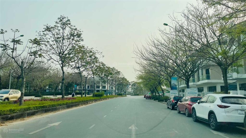 Bán biệt thự an vượng mặt hồ thiên văn học, mặt đường 40m lê quang đạo, giá đầu tư cực tốt