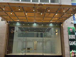 Chính chủ cho thuê shophouse chân đế 210m2 làm vp công ty mặt tiền 7m, giá 26tr, 0967 555 ***