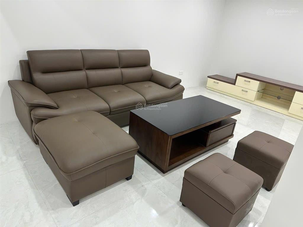 Chính chủ cho thuê shophouse chân đế 210m2 làm vp công ty mặt tiền 7m, giá 26tr, 0967 555 ***