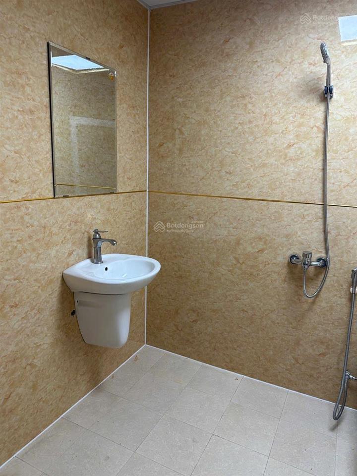 Chính chủ cho thuê shophouse chân đế 210m2 làm vp công ty mặt tiền 7m, giá 26tr, 0967 555 ***