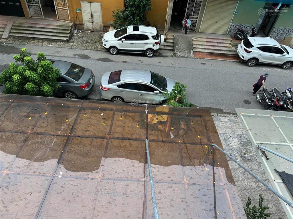 Chính chủ cho thuê shophouse chân đế 210m2 làm vp công ty mặt tiền 7m, giá 26tr, 0967 555 ***