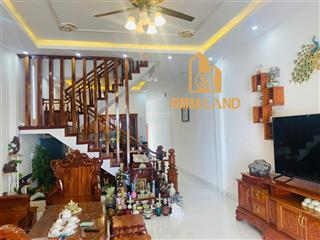 Bán nhà 1 trệt 1 lầu 3pn dt 150m2 đối diện sân bay liên khương