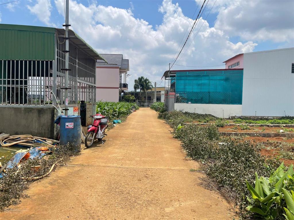 Bán đất view thấy hồ nam sơn tt liên nghĩa dt 5x22m tc70m2 giá 1,55ty
