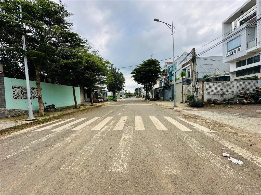 Bán lo đất mặt tiền lô 90 dt 7x27m full tc khu dân cư 1/500 đức trọng