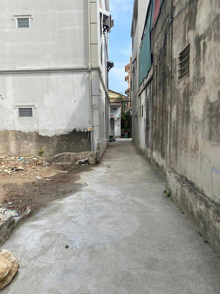 Bán lô đất thổ cư 42m vuông vắn ngay chợ la phù giá rẻ
