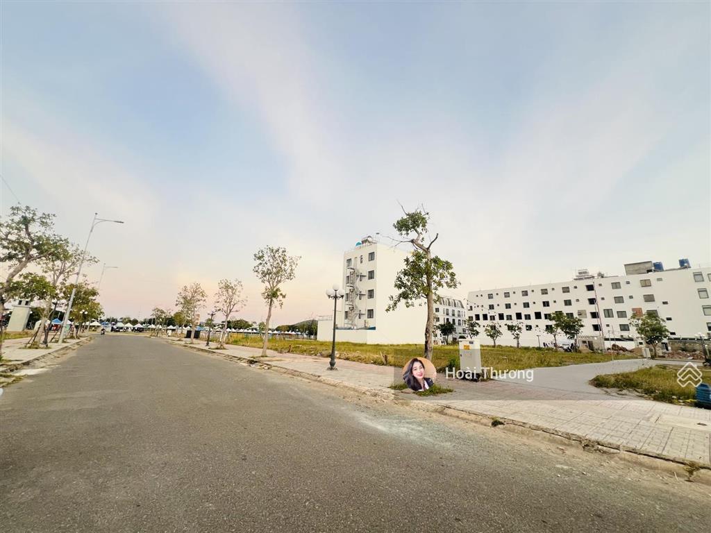 Nền chợ đêm hà tiên có sổ lõi trung tâm giá cắt lỗ 250 triệu còn 2.250tỷ, sổ sạch/0932 185 ***