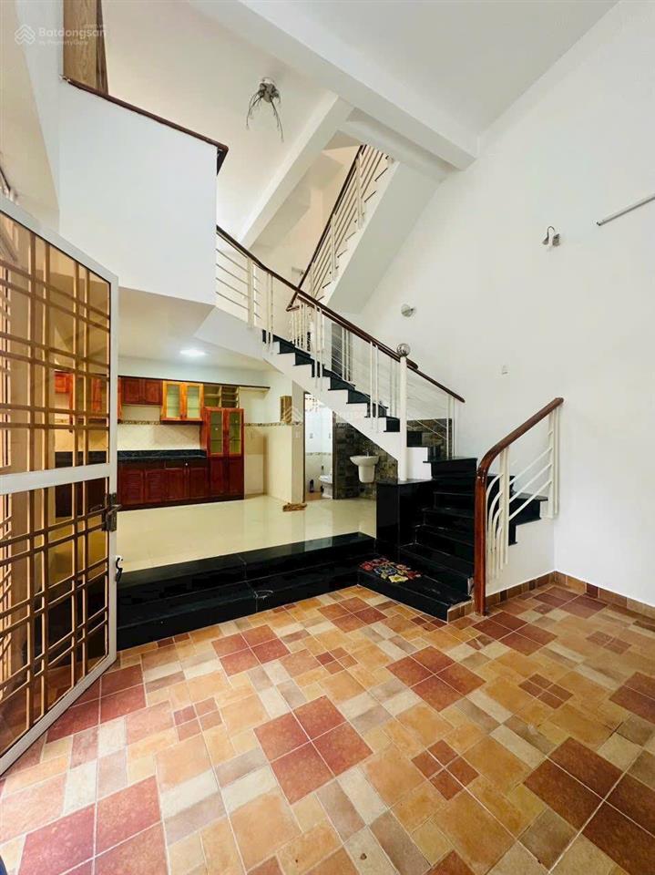 Bán nhà lầu p.trung dũng giá 3.65 tỷ, sổ hồng hoàn công,đường ô tô.gần sát trường ngô quyền