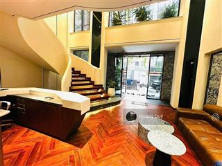 Bán gấp biệt thự sân vườn dãy 16b3 làng việt kiều châu âu 162.5m2  mặt tiền 9m. view khuôn viên