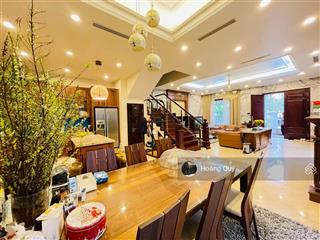 Biệt thự sân vườn làng việt kiều châu âu 165m2* mặt tiền 9m. view khuôn viên hoàn thiện đẹp 42 tỷ