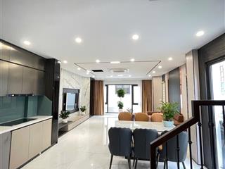 Nhà mới 6 tầng thang máy ngọc thụy 56m², lô góc, giá siêu hot 13,85 tỷ