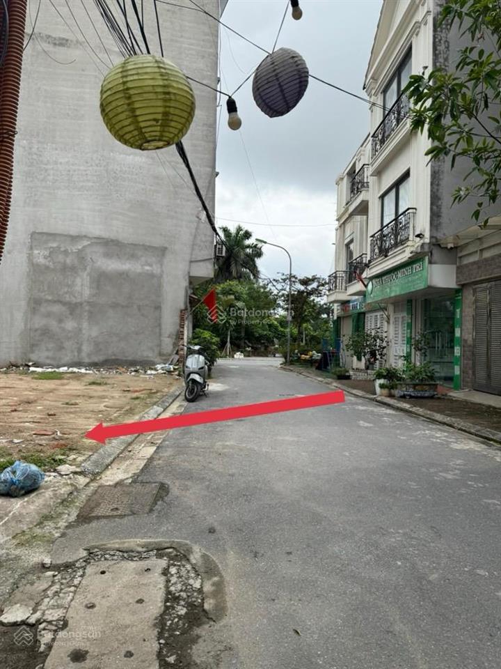 Gia thượng gần hồ 70m2  lô góc siêu thoáng giá tốt