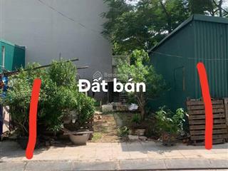 Trục chính ngọc thuỵ  gần phố, sát hồng tiến  đường ô tô tránh  diện tích rộng 120m2