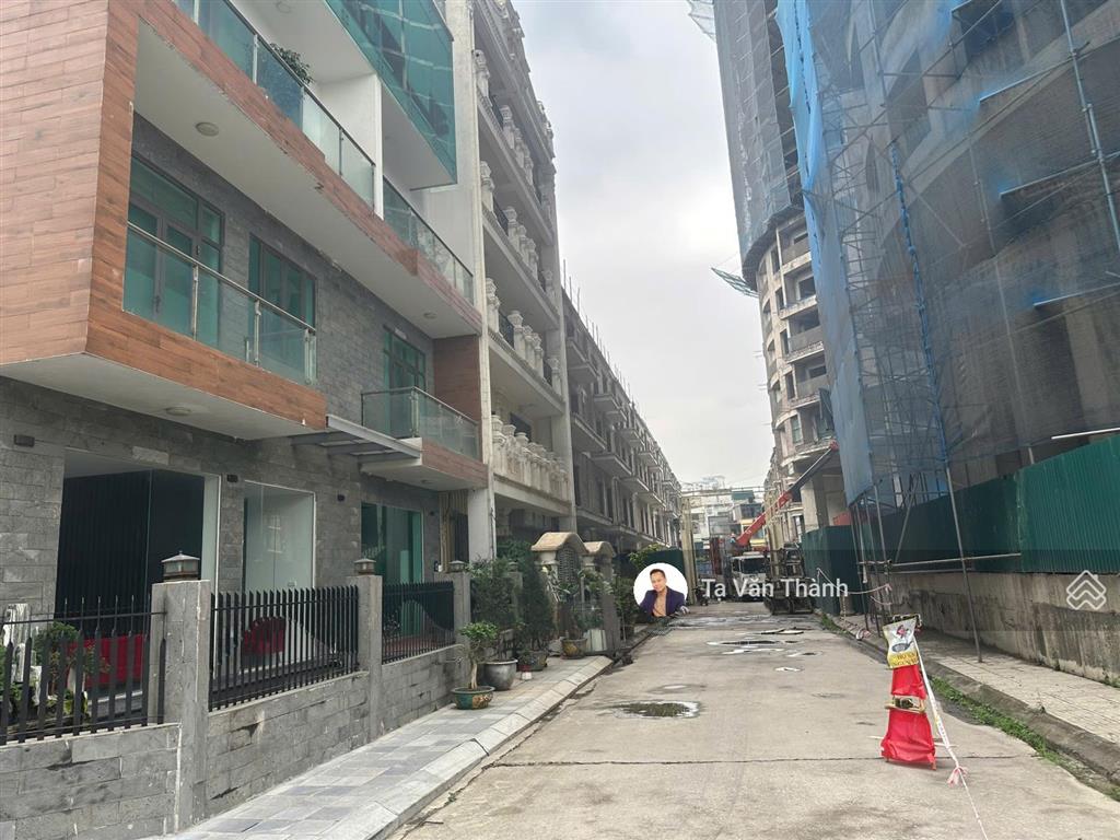 Bán shophouse imperia 360 giải phóng 100m2, mt 5m thang máy, 32 tỷ, 5 tầng.  0983 968 ***
