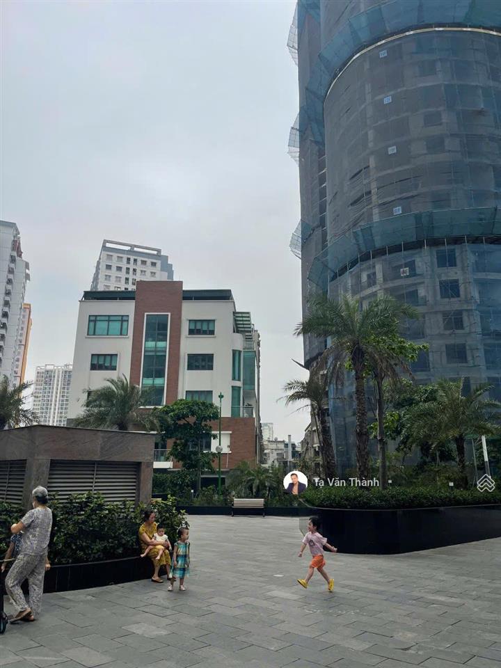 Bán shophouse imperia 360 giải phóng 100m2, mt 5m thang máy, 32 tỷ, 5 tầng.  0983 968 ***