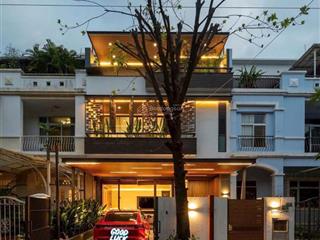Siêu phẩm khu compound pmh  q7. biệt thự decor 100% mới  cao cấp  hiện đại. an ninh 24/7.em luân