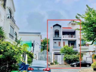 Bán biệt thự phú mỹ hưng giá tốt đầu tư. thấp hơn thị trường 20%.(lý do đâm đường nội khu). e luân