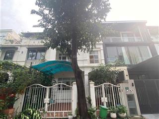 Cho thuê nhà riêng 4pn, 3wc, 126m2  phú mỹ hưng. giá 35 triệu. phù hợp ở  làm văn phòng. em luân