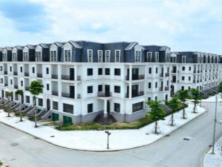 Bán nhà liền kề hướng nam đối diện vườn hoa. vị trí đẹp có thể vừa ở vừa cho thuê văn phòng