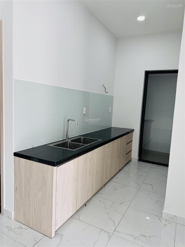 Cho thuê căn hộ charm city ngay vincom dĩ an, cạnh thủ đức, 70m2 2pn 2wc nhà trống có rèm 5triệu5