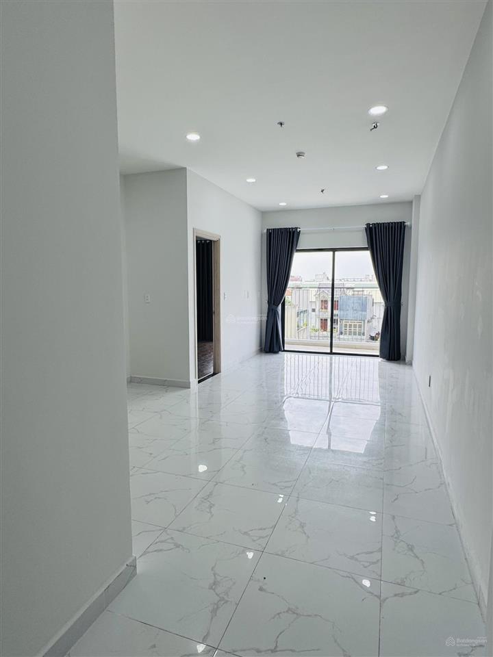 Cho thuê căn hộ charm city ngay vincom dĩ an, cạnh thủ đức, 70m2 2pn 2wc nhà trống có rèm 5triệu5