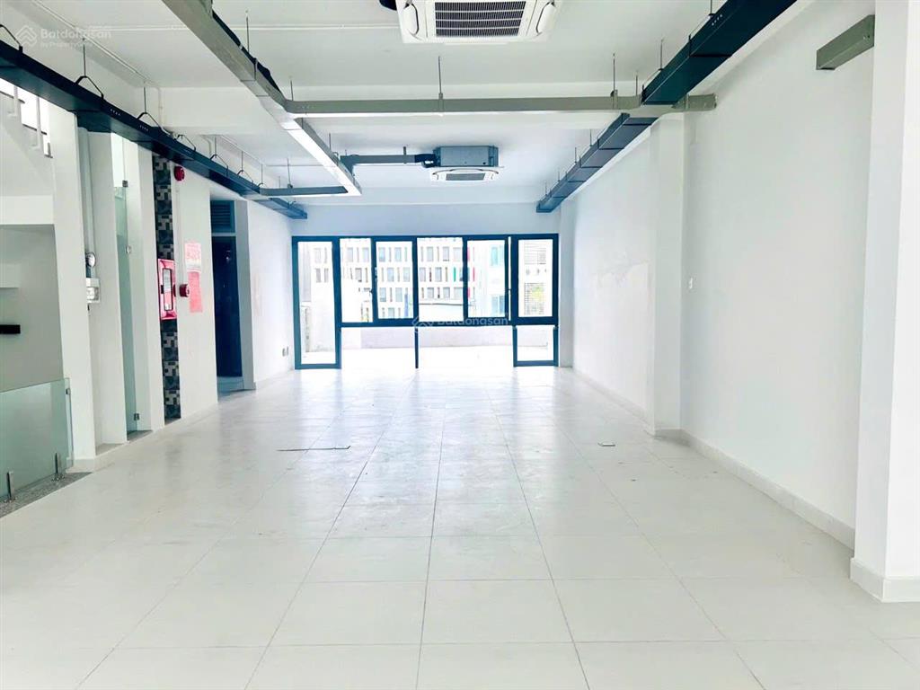 Cho thuê nhà mặt tiền phan kế bính quận 1  dtsd 500m²  pccc đầy đủ