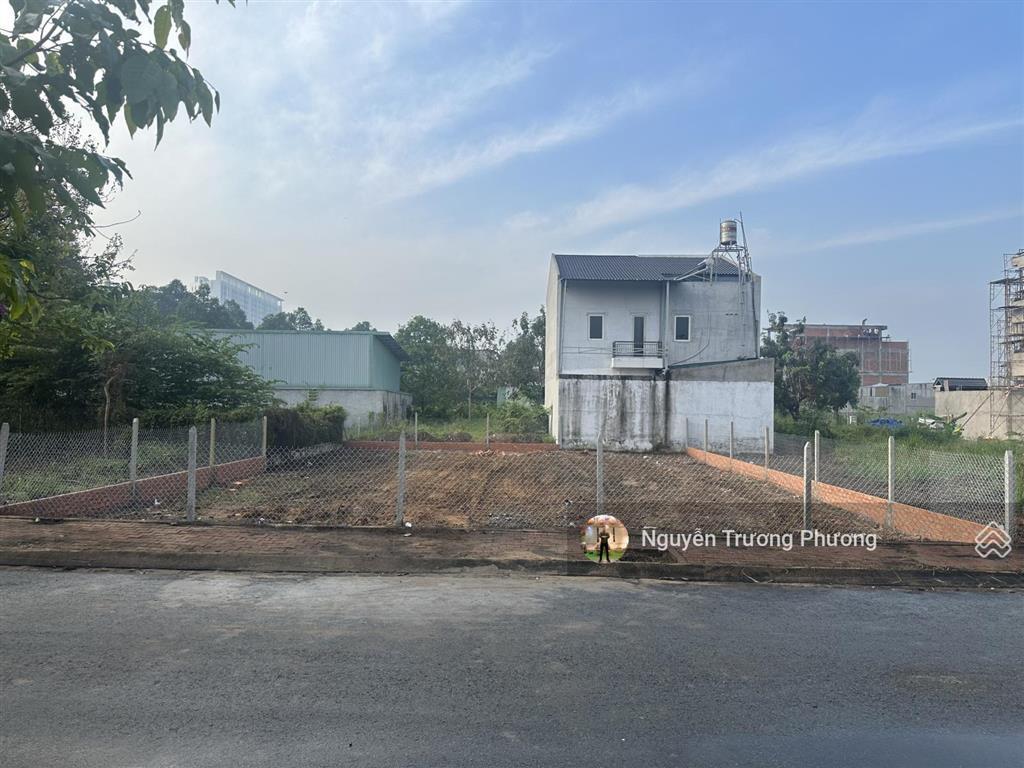 Bán đất view kênh góc 2 mặt tiền 124,5m2(6,2x20m) gần ql13, bv hạnh phúc cách bờ sông sg 200m
