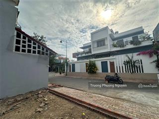 136m2 đất khu dân cư đường bàn cờ, phía sau chợ đầu mối thủ đức, mặt tiền nhựa lớn, sổ sẵn full thổ