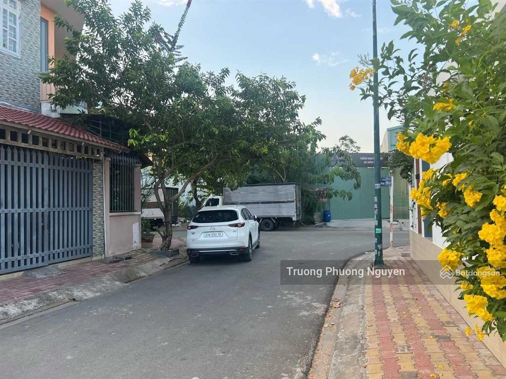 136m2 đất khu dân cư đường bàn cờ, phía sau chợ đầu mối thủ đức, mặt tiền nhựa lớn, sổ sẵn full thổ